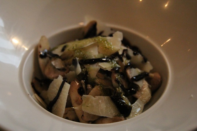 OMG! Salade de Champignons de Paris, with parmesan 