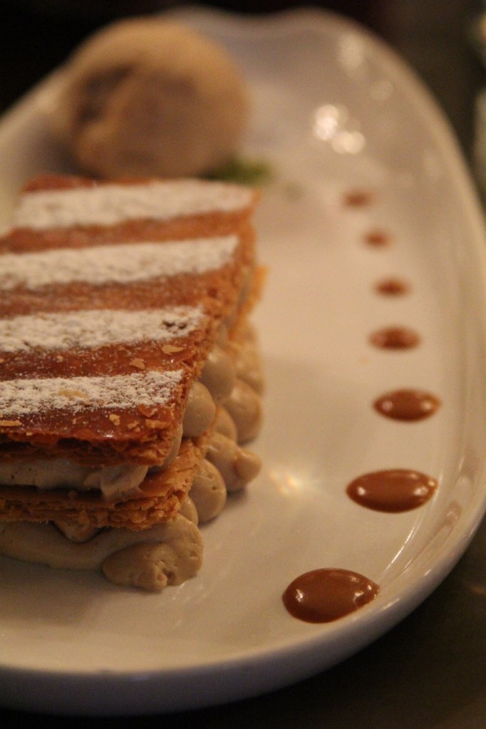Millefeuille "minute" praline and caramelised hazelnuts